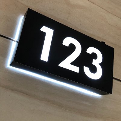Numeros para casa con iluminación, totalmente para exterior en modelo Caja de Luz.
                            El gabinete luminoso esta montado sobre una base de acrílico difusor, que distribuye la luz 360º
